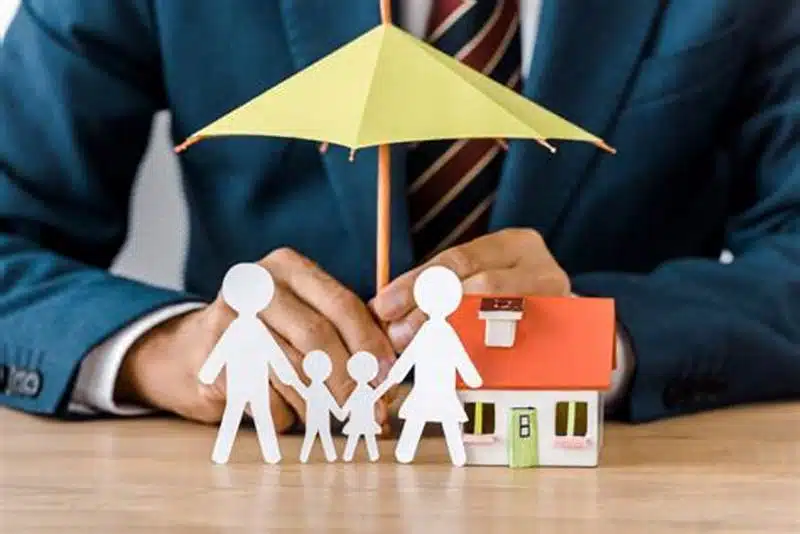 Mới Kết Hôn Có Nên Mua Bảo Hiểm Cho Cả Hai Vợ Chồng?