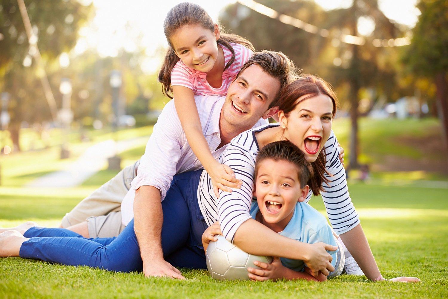 Mới Kết Hôn Có Nên Mua Bảo Hiểm Cho Cả Hai Vợ Chồng?